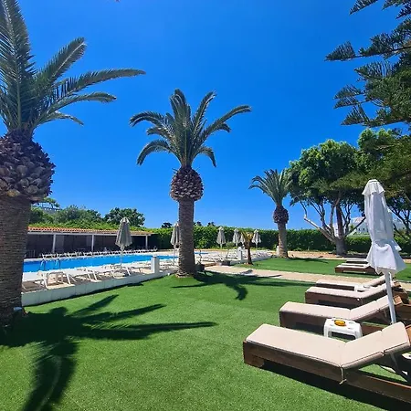 Hotel Abella *
